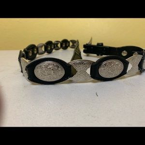 Woman’s belt black and metal